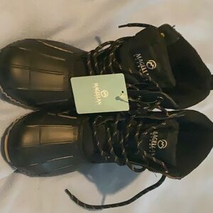 Outdoor waterproof boots